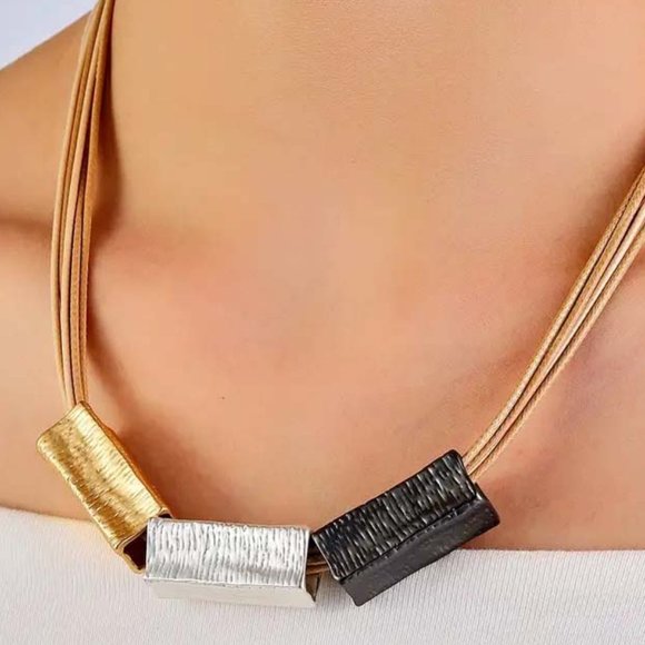 SQUARE CONSTRUCTION TUBES TRI TONE ON FAUX LEATHER CORDS NECKLACE 46 - Picture 3 of 4